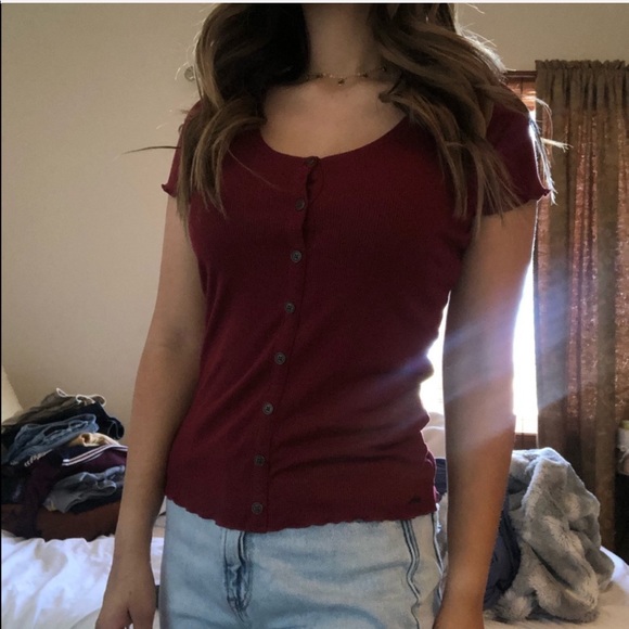 Hollister burgundy lettuce hem top - Picture 1 of 2